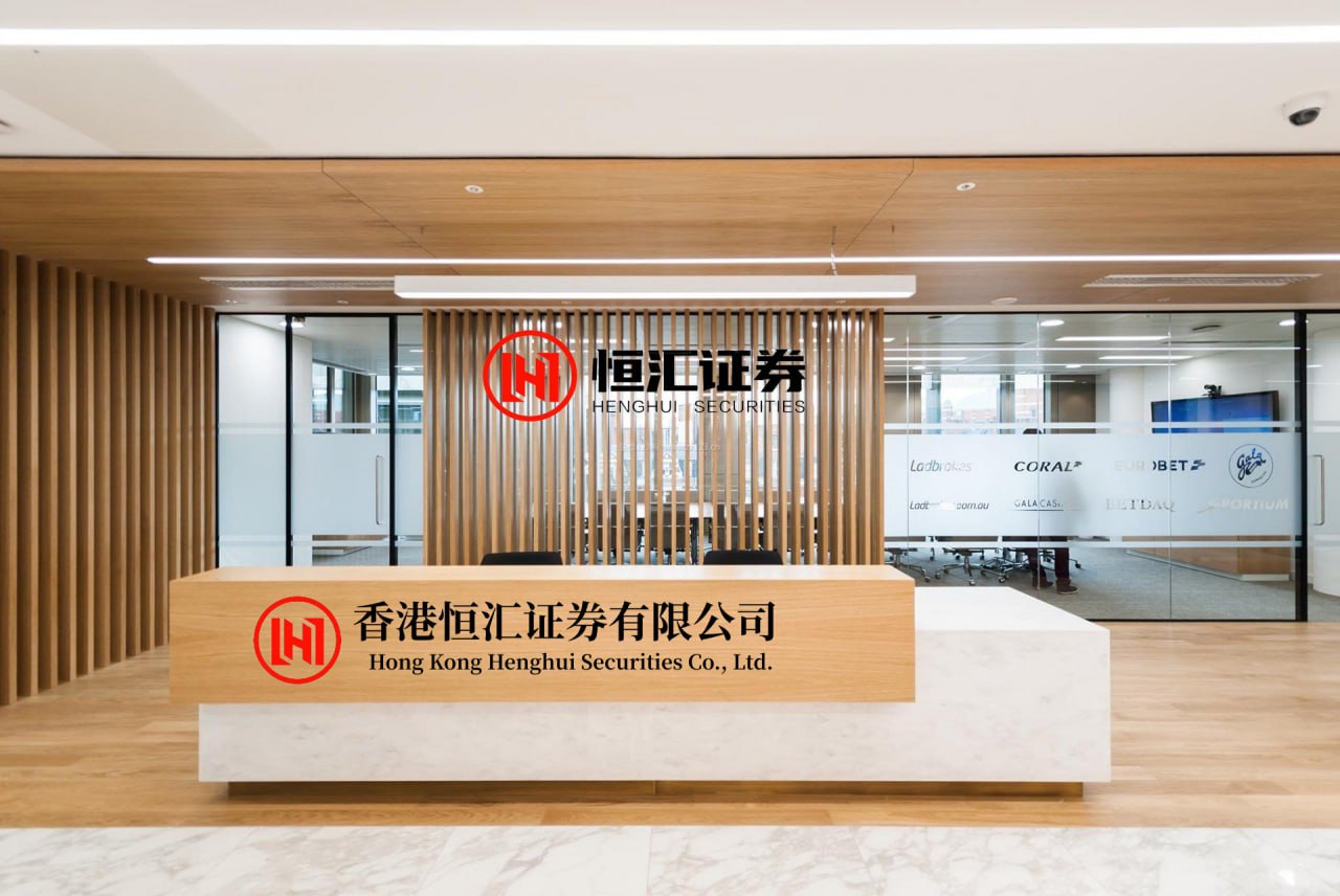 爱配投资 在地面上，以色列跟黎巴嫩真主党武装打的如火如荼，叙利亚那边则悄悄的进